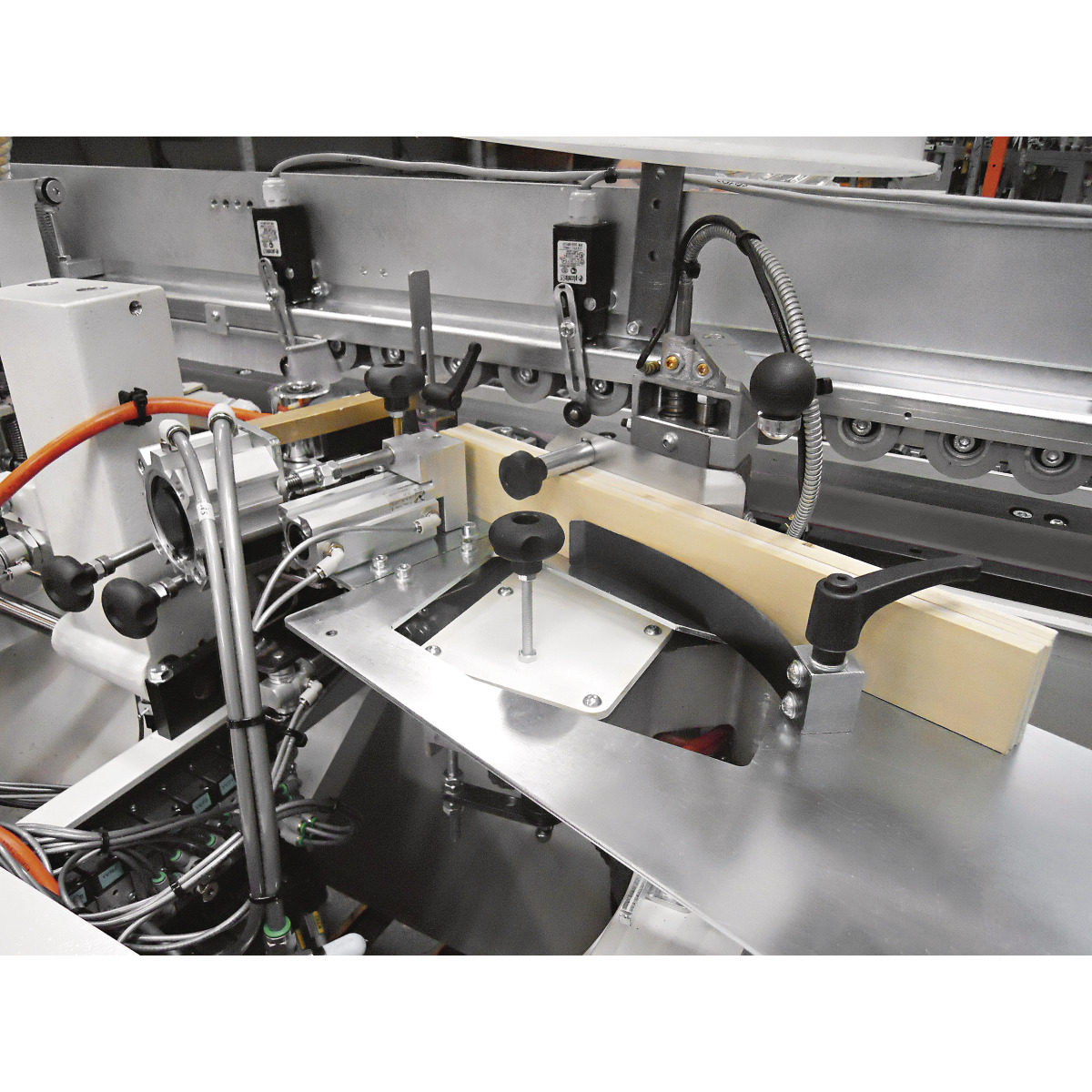 Holzkraft Massivholzkantenmagazin